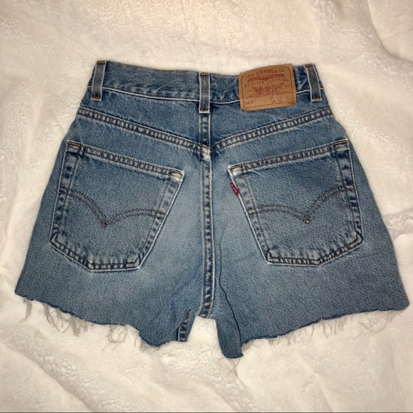 levi shorts size 23